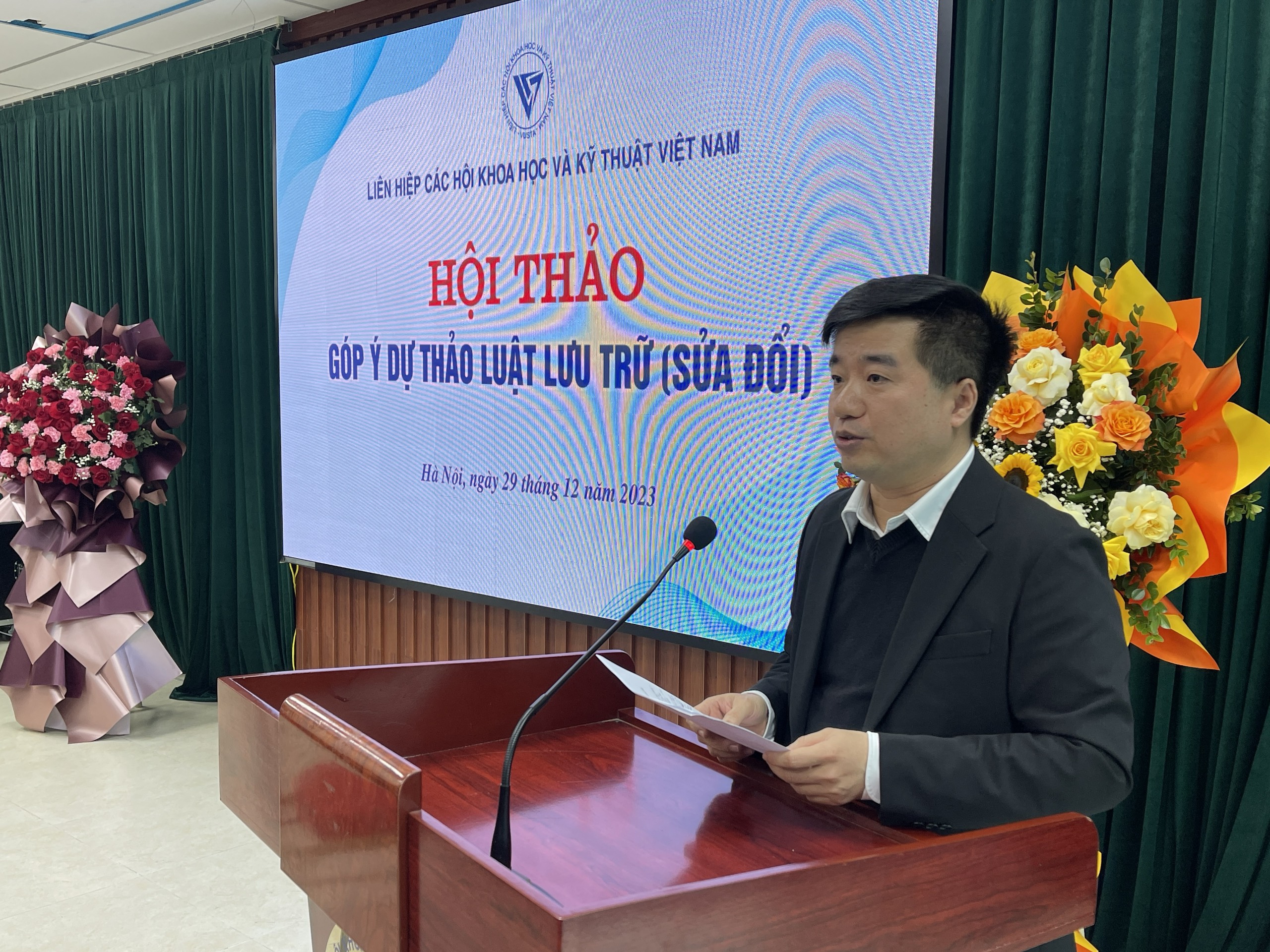 Ông Nguyễn Quyết Chiến, Tổng Thư ký Liên hiệp các Hội Khoa học và Kỹ thuật Việt Nam: tài liệu lưu trữ chính là nguồn sử liệu hết sức quý giá, đóng vai trò quan trọng trong việc nghiên cứu, hoạch định chính sách, xây dựng chiến lược, phục vụ phát triển kinh tế xã hội...