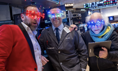 Chứng khoán Mỹ tăng 24%, giá dầu giảm 10% trong năm 2023