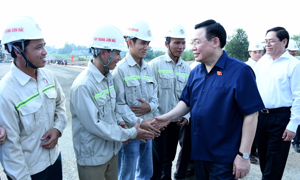 Chủ tịch Quốc hội Vương Đình Huệ tại Dự án đầu tư xây dựng đường bộ cao tốc Biên Hòa - Vũng Tàu tại thị xã Phú Mỹ. Ảnh: Quốc Hội