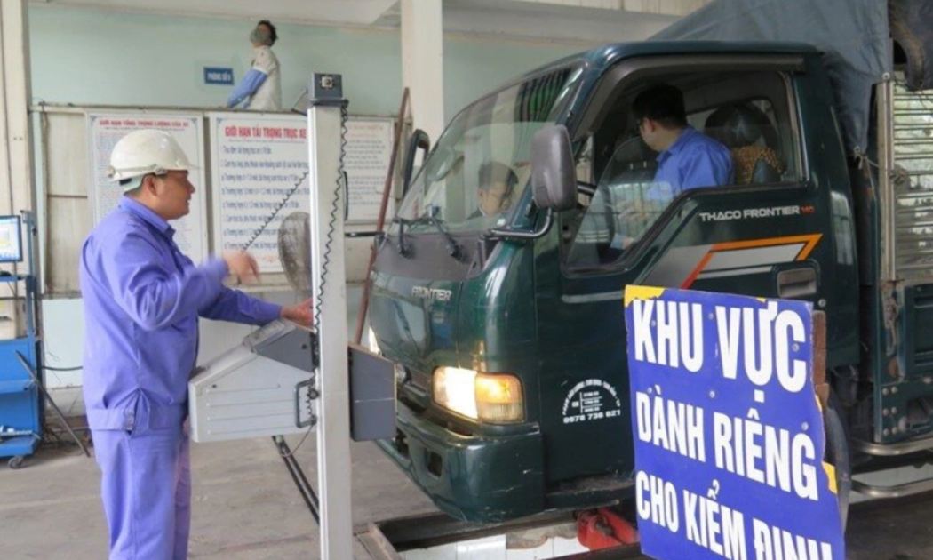 Dứt khoát không được để thời điểm trước và sau Tết xảy ra ùn tắc đăng kiểm.