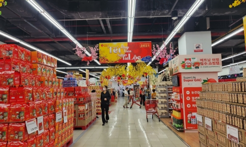 Giỏ quà Tết 2024: Bình dân và thiết yếu