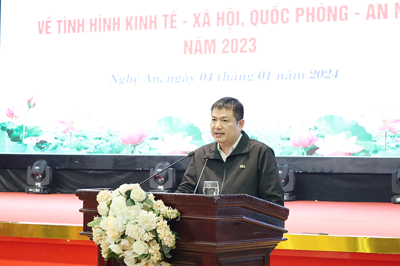  Ông Hồ Phi Triều, Phó Giám đốc Sở KH&ĐT phát biểu tại buổi họp báo