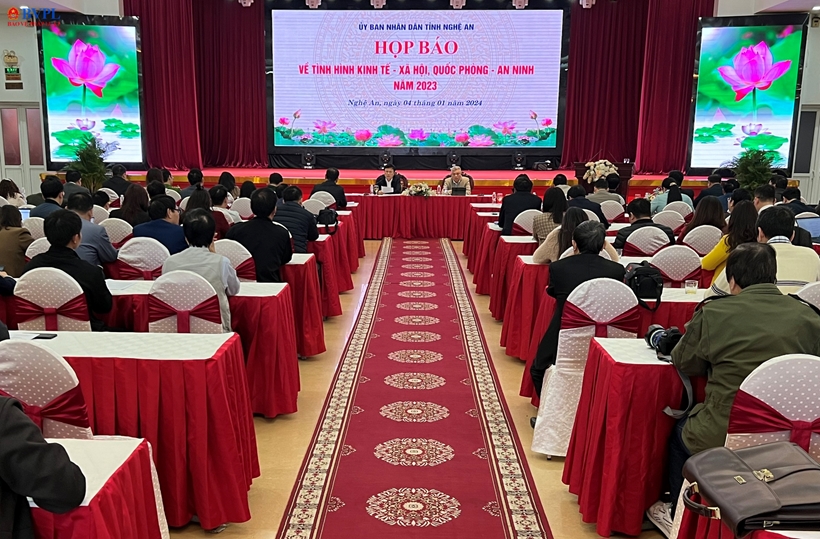 Toàn cảnh buổi họp báo