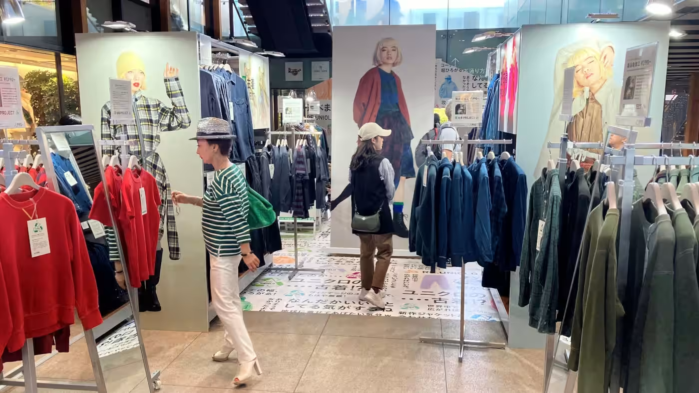 Xu hướng mua thời trang đ&atilde; qua sử dụng đ&atilde; lan cả tới Nhật Bản.