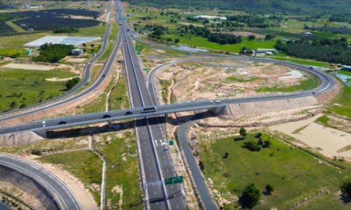 Nghiên cứu làm trục cao tốc Vĩnh Hảo - Liên Khương nối Duyên hải Nam Trung Bộ với Tây Nguyên