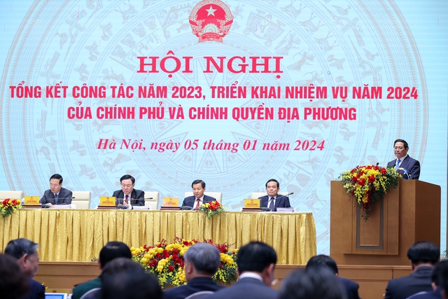 Thủ tướng nêu một số vấn đề trọng tâm, định hướng để các đại biểu trao đổi, đóng góp ý kiến - Ảnh: VGP
