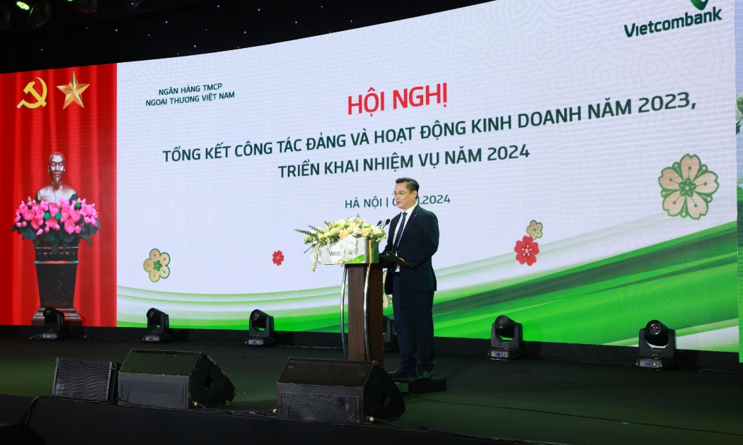 Ông Nguyễn Thanh Tùng, Tổng giám đốc Vietcombank thông tin về kết quả hoạt động năm 2023 của ngân hàng.