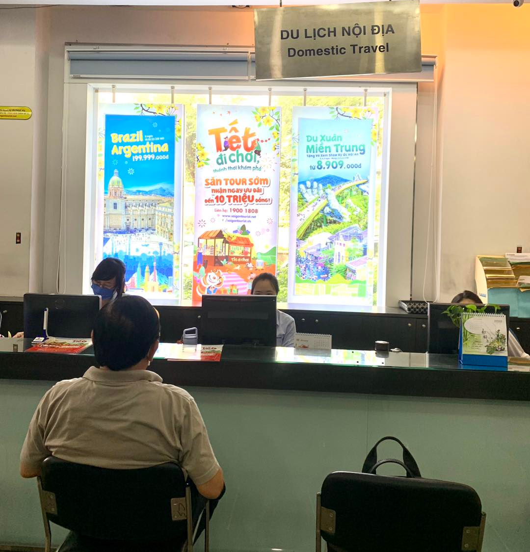 Giá vé máy bay cao sẽ kéo theo giá tour tăng lên, khiến làm sức hút của thị trường du lịch nội địa giảm mạnh.