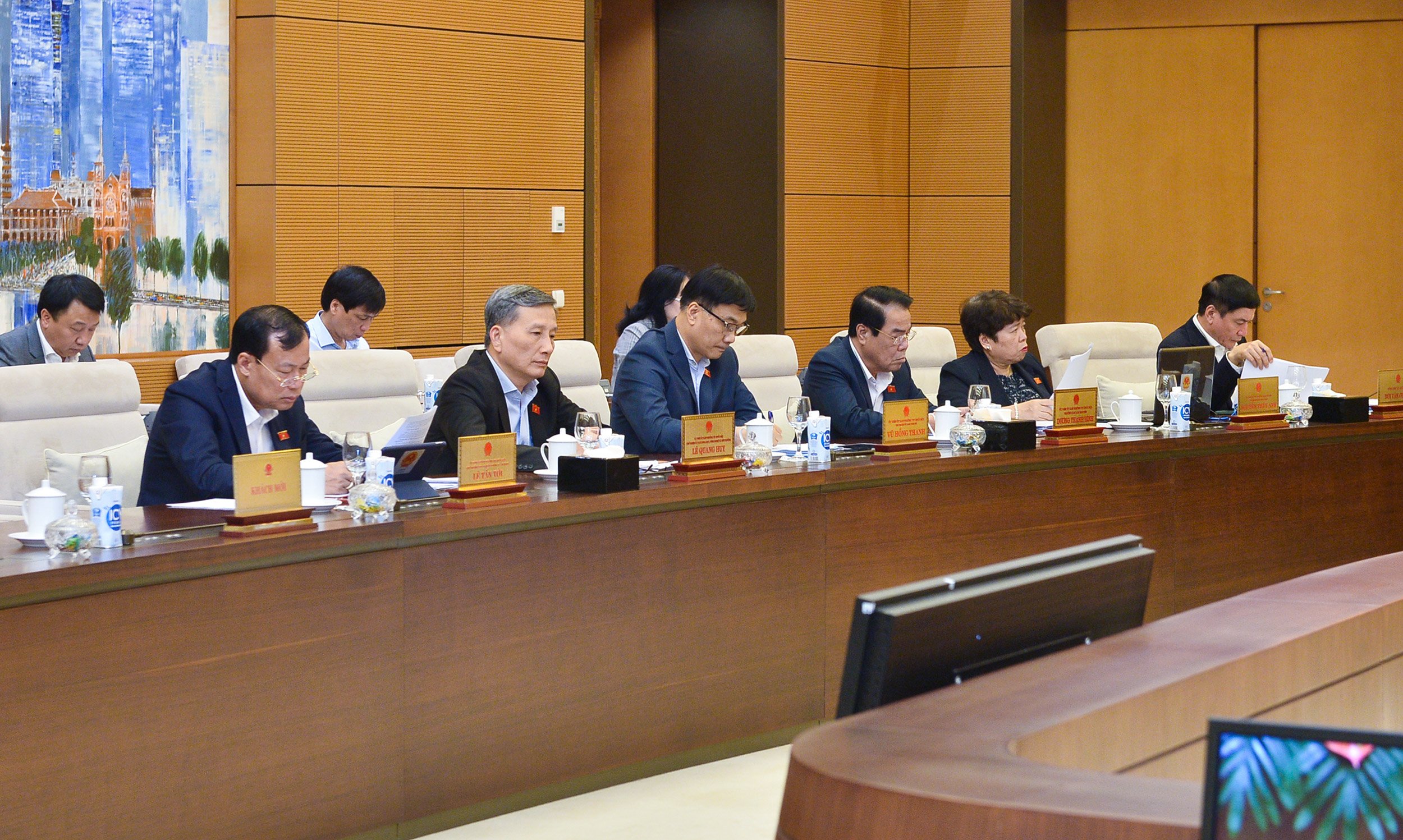 C&aacute;c Ủy vi&ecirc;n Ủy ban Thường vụ Quốc hội tham dự phi&ecirc;n họp. Ảnh: Quốc hội