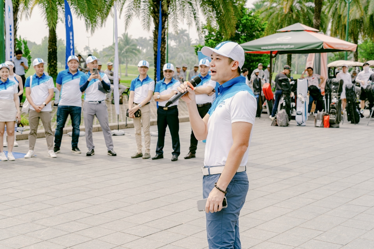 Ông Nguyễn Hoàng Hải - Quyền Tổng giám đốc Eximbank cho biết, năm 2023 trải qua nhiều khó khăn, nhưng chúng ta gặp nhau tại giải Eximbank Golf Tournament 2024 này với tinh thần vui vẻ, cùng tạo động lực cho nhau.