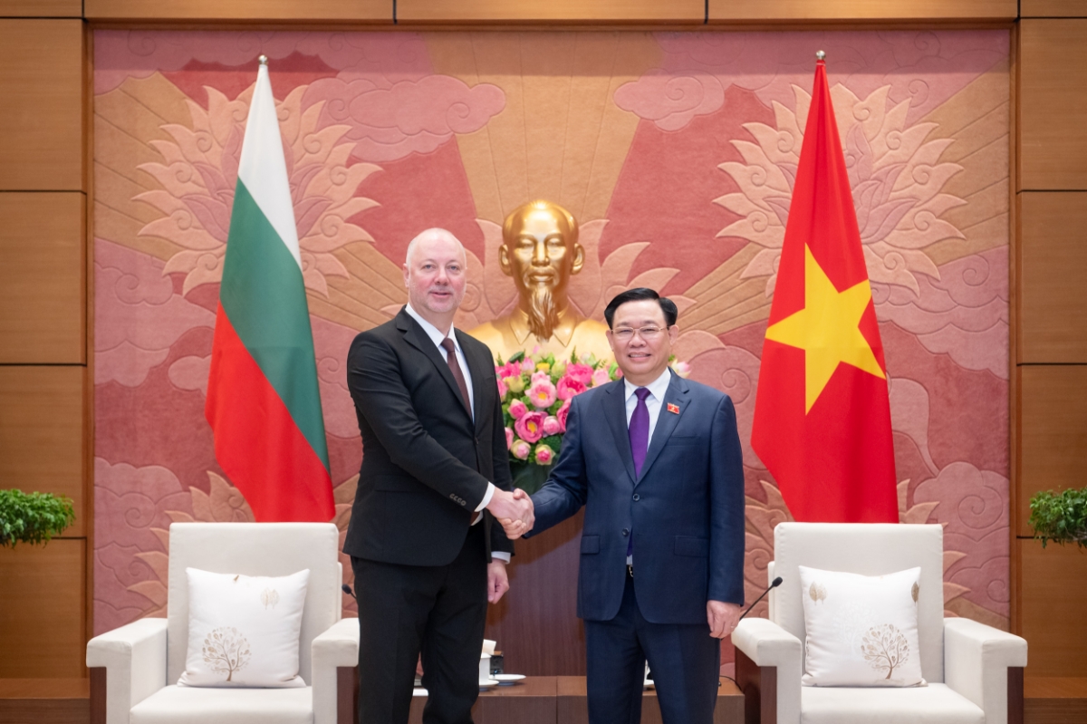 Chủ tịch Quốc hội Vương Đình Huệ và Chủ tịch Quốc hội Cộng hòa Bulgaria Rossen Dimitrov Jeliazkov - Ảnh: Quochoi.vn