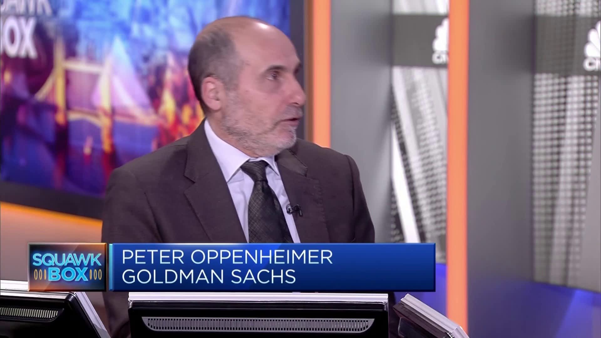 &Ocirc;ng Peter Oppenheimer, gi&aacute;m đốc bộ phận nghi&ecirc;n cứu vĩ m&ocirc; tại ch&acirc;u &Acirc;u của ng&acirc;n h&agrave;ng Goldman Sachs trong chưuong tr&igrave;nh&nbsp;&ldquo;Squawk Box Europe&rdquo; của CNBC - Ảnh: CNBC
