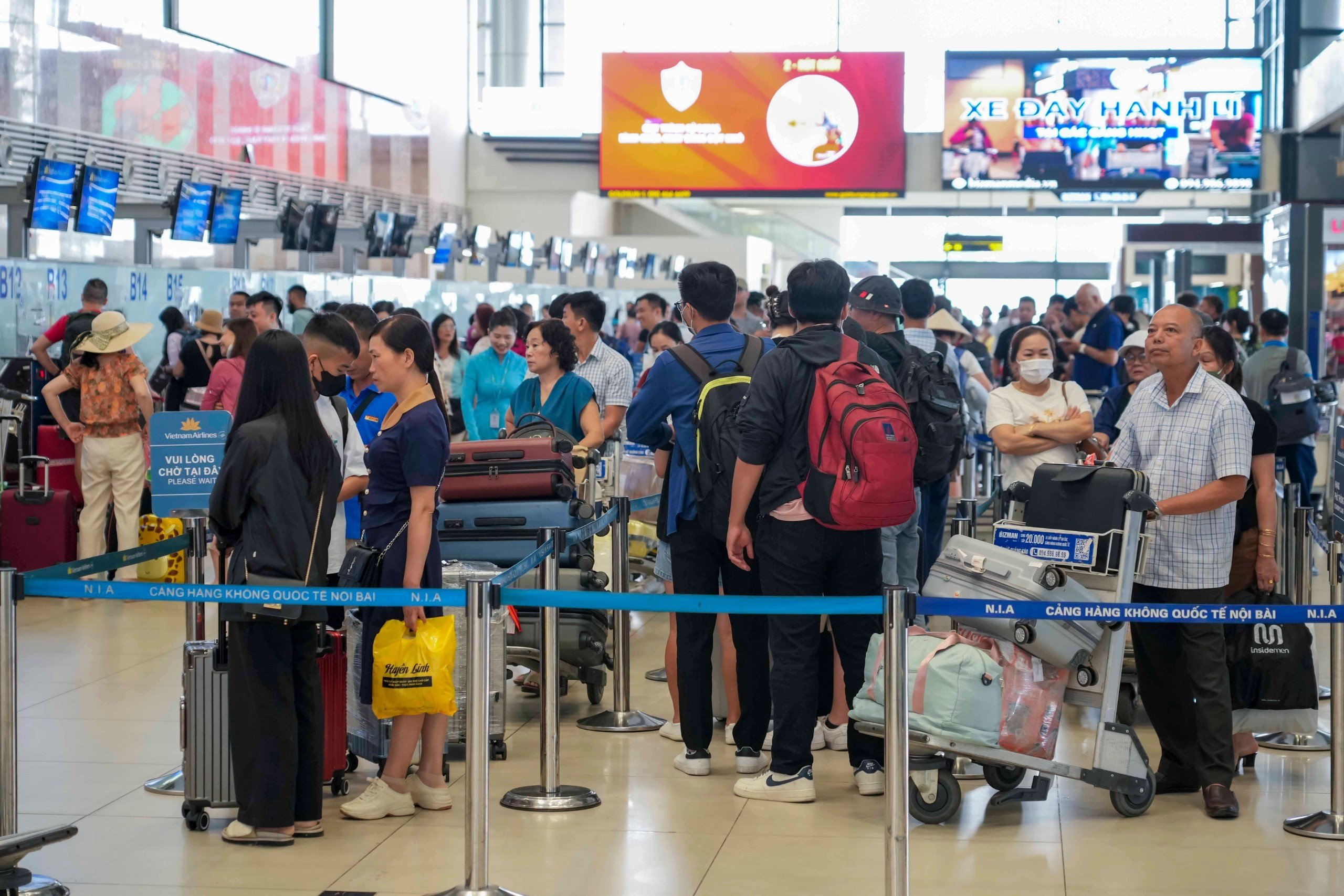 Bộ Giao thông vận tải đề nghị không để xảy ra tình trạng tăng giá vé trái quy định.