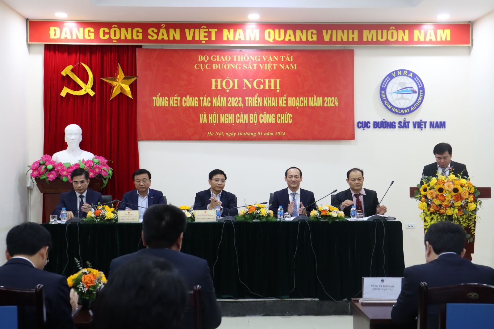 To&agrave;n cảnh hội nghị.