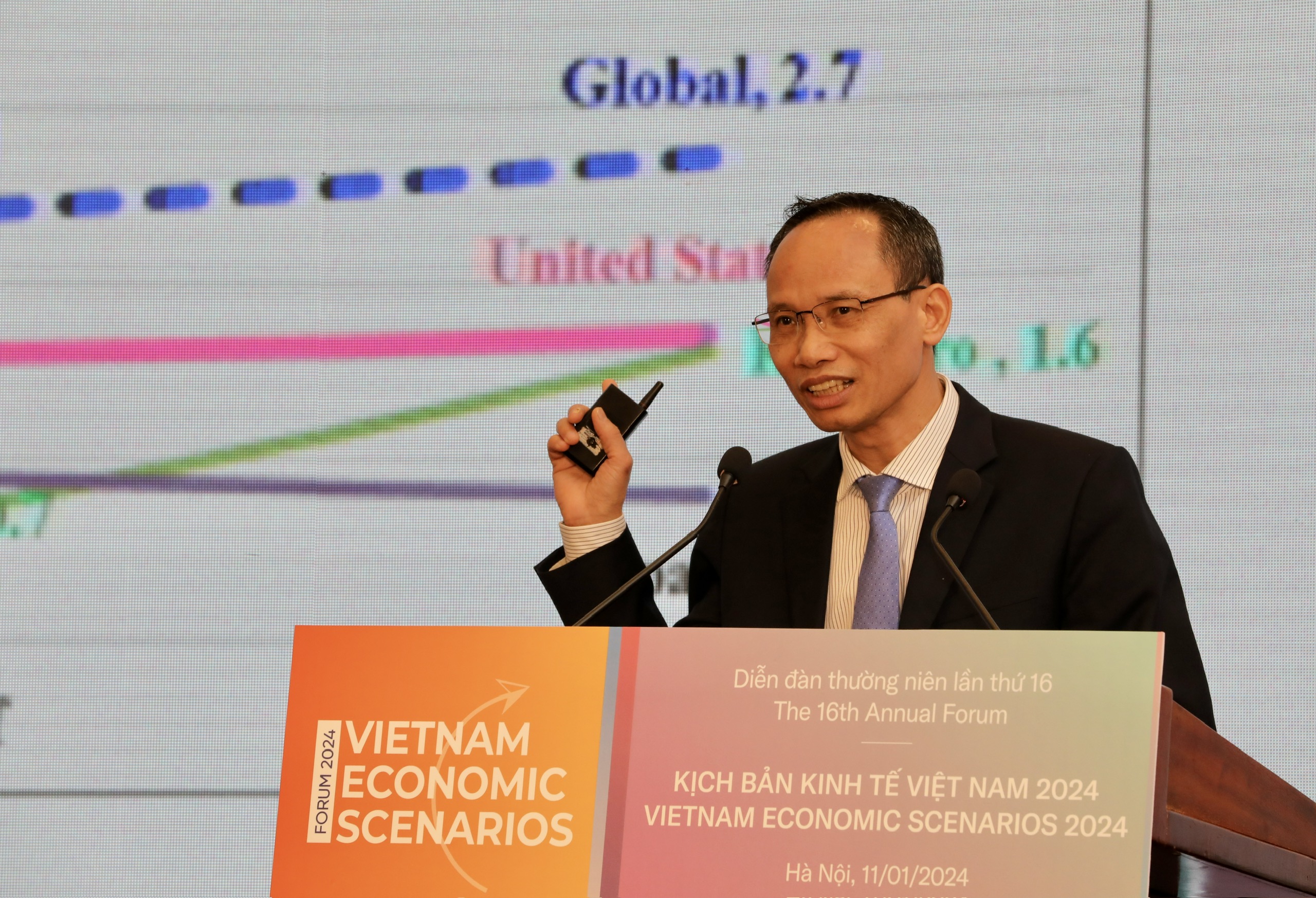 TS. Cấn Văn Lực, Thành viên Hội đồng Tư vấn Chính sách Tài chính Tiền tệ Quốc gia, nhận định: 