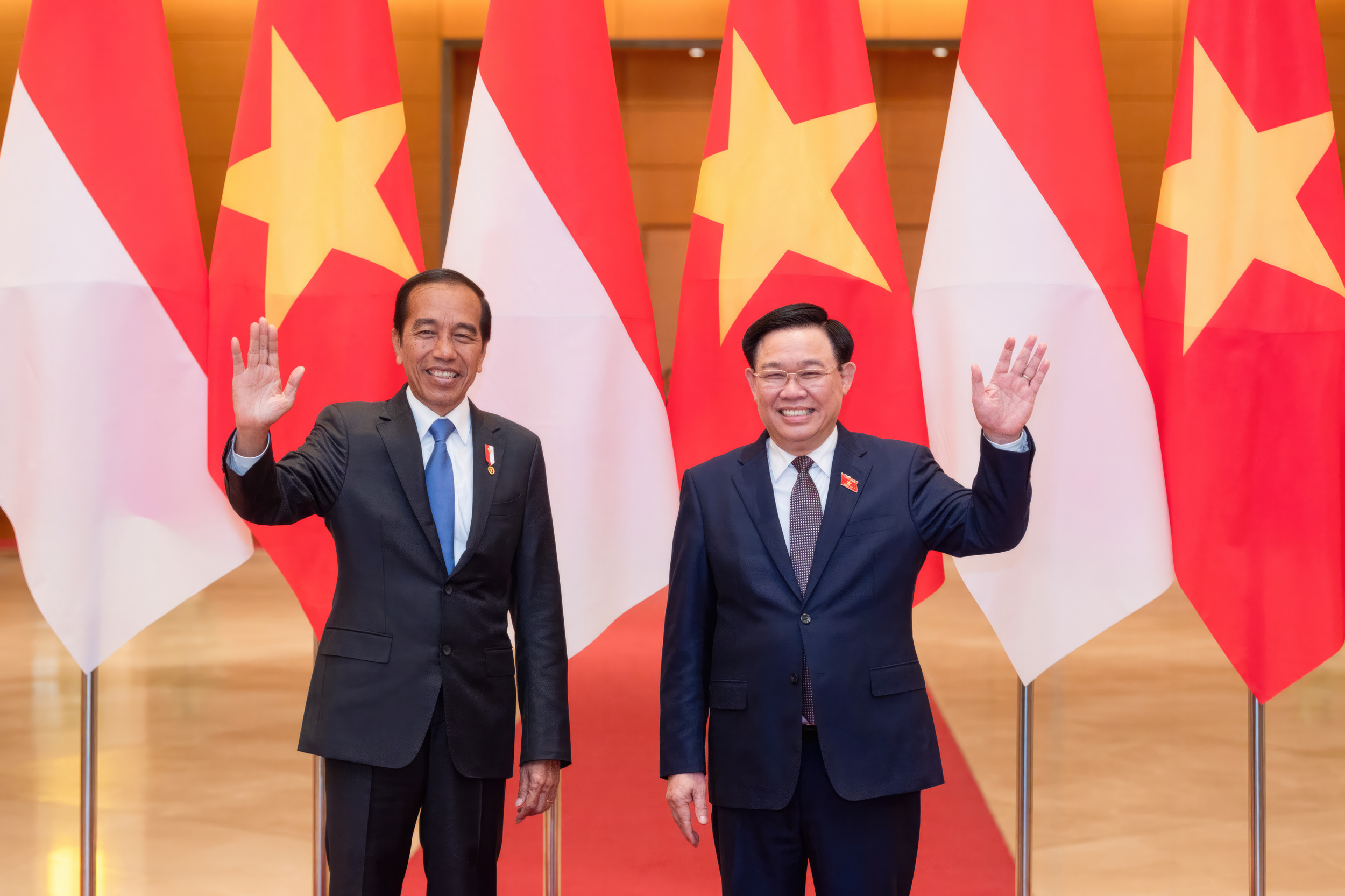 Chủ tịch Quốc hội Vương Đình Huệ và Tổng thống Indonesia Joko Widodo - Ảnh: Quochoi.vn