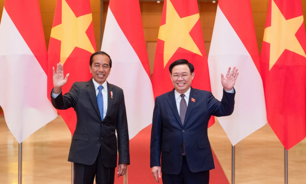 Chủ tịch Quốc hội Vương Đình Huệ và Tổng thống Indonesia Joko Widodo - Ảnh: Quochoi.vn