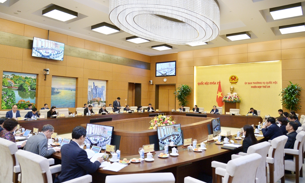 Sáng 12/1, Ủy ban Thường vụ Quốc hội đã họp cho ý kiến lần 2 về tiếp thu, chỉnh lý Dự thảo Luật các tổ chức tín dụng (sửa đổi). Ảnh: Cổng thông tin Quốc hội.