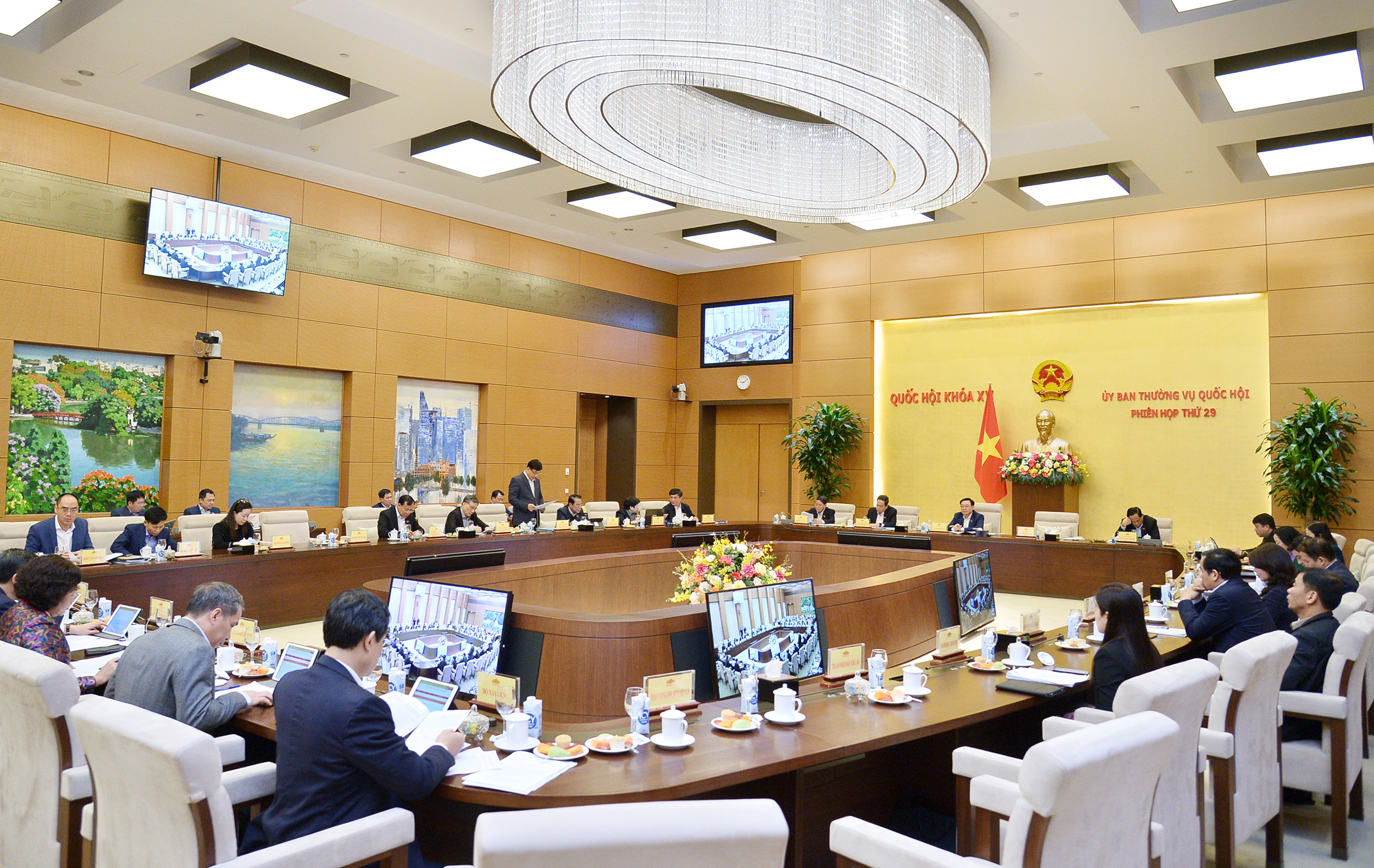 Sáng 12/1, Ủy ban Thường vụ Quốc hội đã họp cho ý kiến lần 2 về tiếp thu, chỉnh lý Dự thảo Luật các tổ chức tín dụng (sửa đổi). Ảnh: Cổng thông tin Quốc hội. 