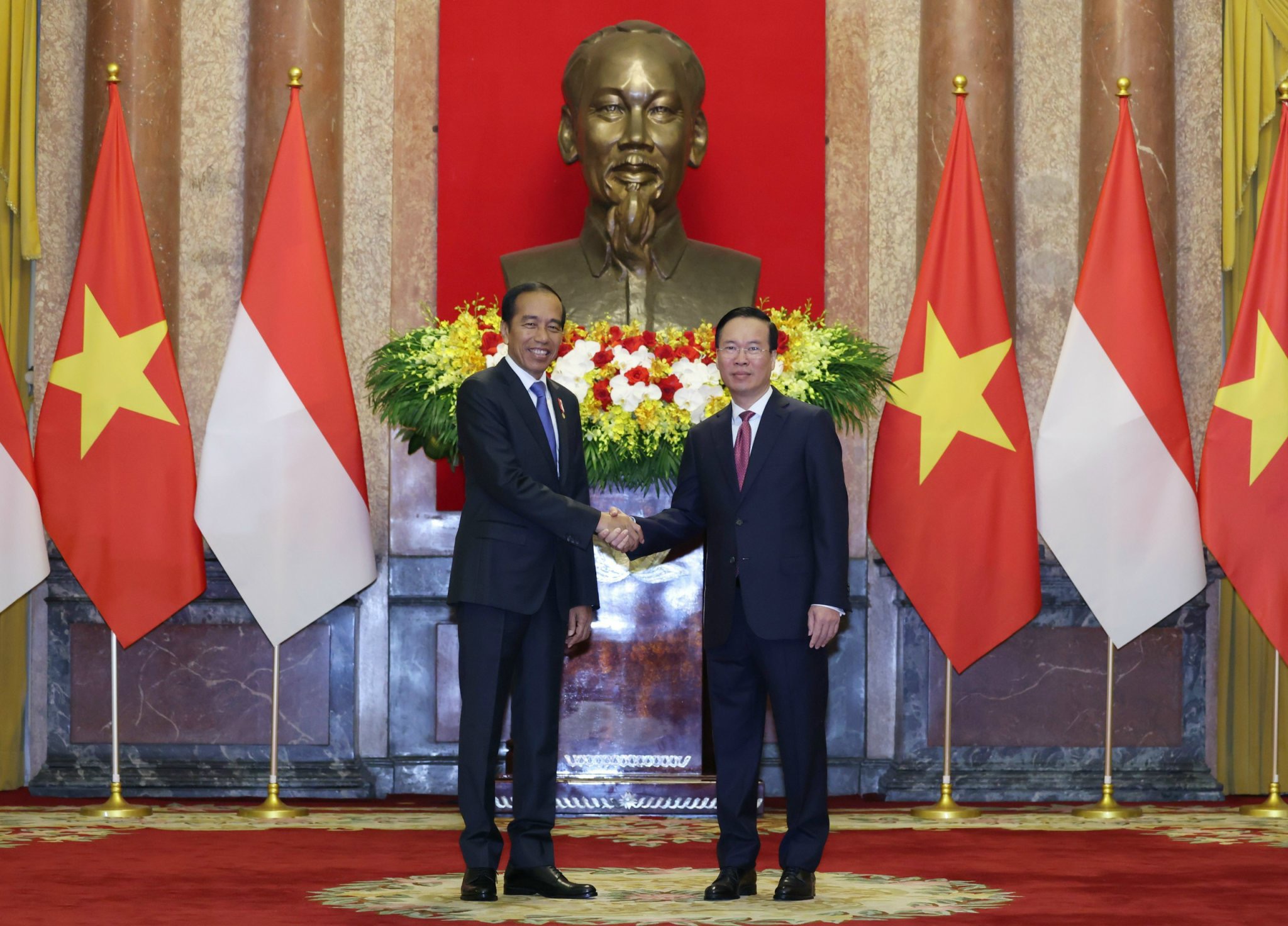 Chủ tịch nước Võ Văn Thưởng và Tổng thống Cộng hoà Indonesia Joko Widodo trước hội đàm - Ảnh: Trí Phong