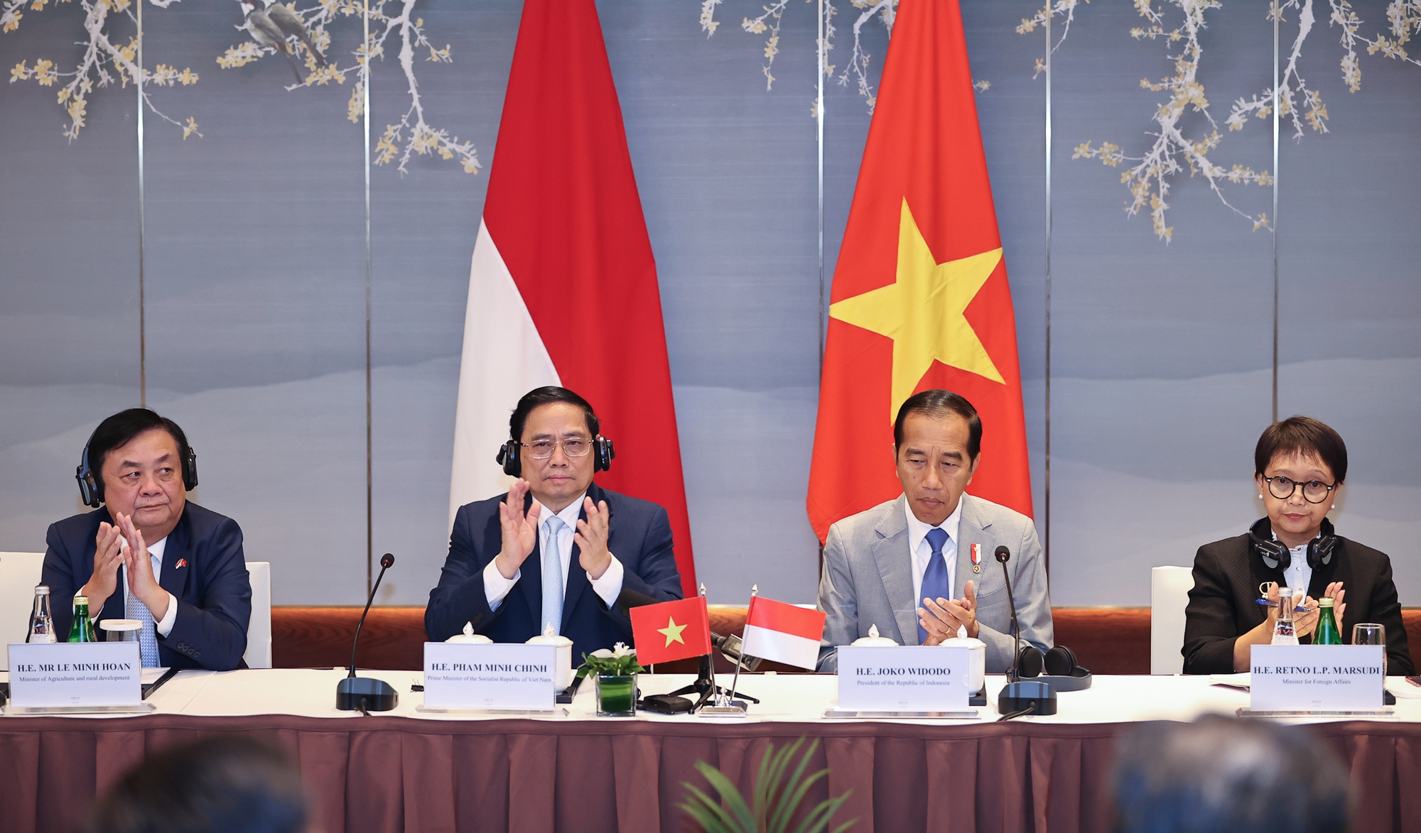 Thủ tướng Phạm Minh Chính và Tổng thống Joko Widodo đồng chủ trì Đối thoại - Ảnh: VGP