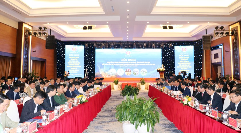 Toàn cảnh hội 