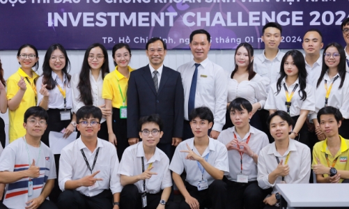 Hơn 2.300 sinh viên tham gia tranh tài đầu tư chứng khoán