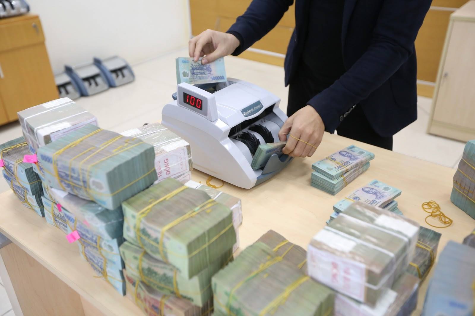 Vào cuối ngày, tiền gửi Kho bạc phải tập trung về Ngân hàng Nhà nước. 