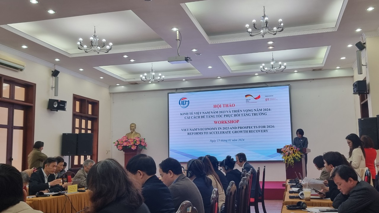 To&agrave;n cảnh Hội thảo c&ocirc;ng bố b&aacute;o c&aacute;o.&nbsp;