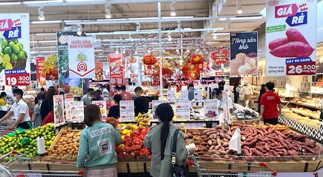 Si&ecirc;u thị BiC Go, một trong c&aacute;c điểm b&aacute;n h&agrave;ng b&igrave;nh ổn, nhất l&agrave; c&aacute;c mặt h&agrave;ng thiết yếu ti&ecirc;u d&ugrave;ng ng&agrave;y tết với gi&aacute; cả hợp l&yacute;, đảm bảo chất lượng. Ảnh Ng&ocirc; Anh Văn.