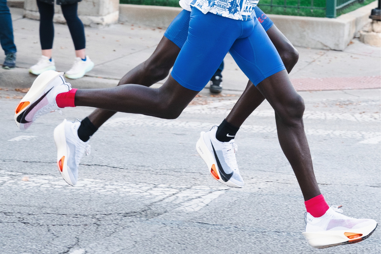 Nike cho biết, số tiền tiết kiệm được từ đợt cắt giảm chi phí sẽ được tái đầu tư vào các bộ phận kinh doanh giày chạy bộ.