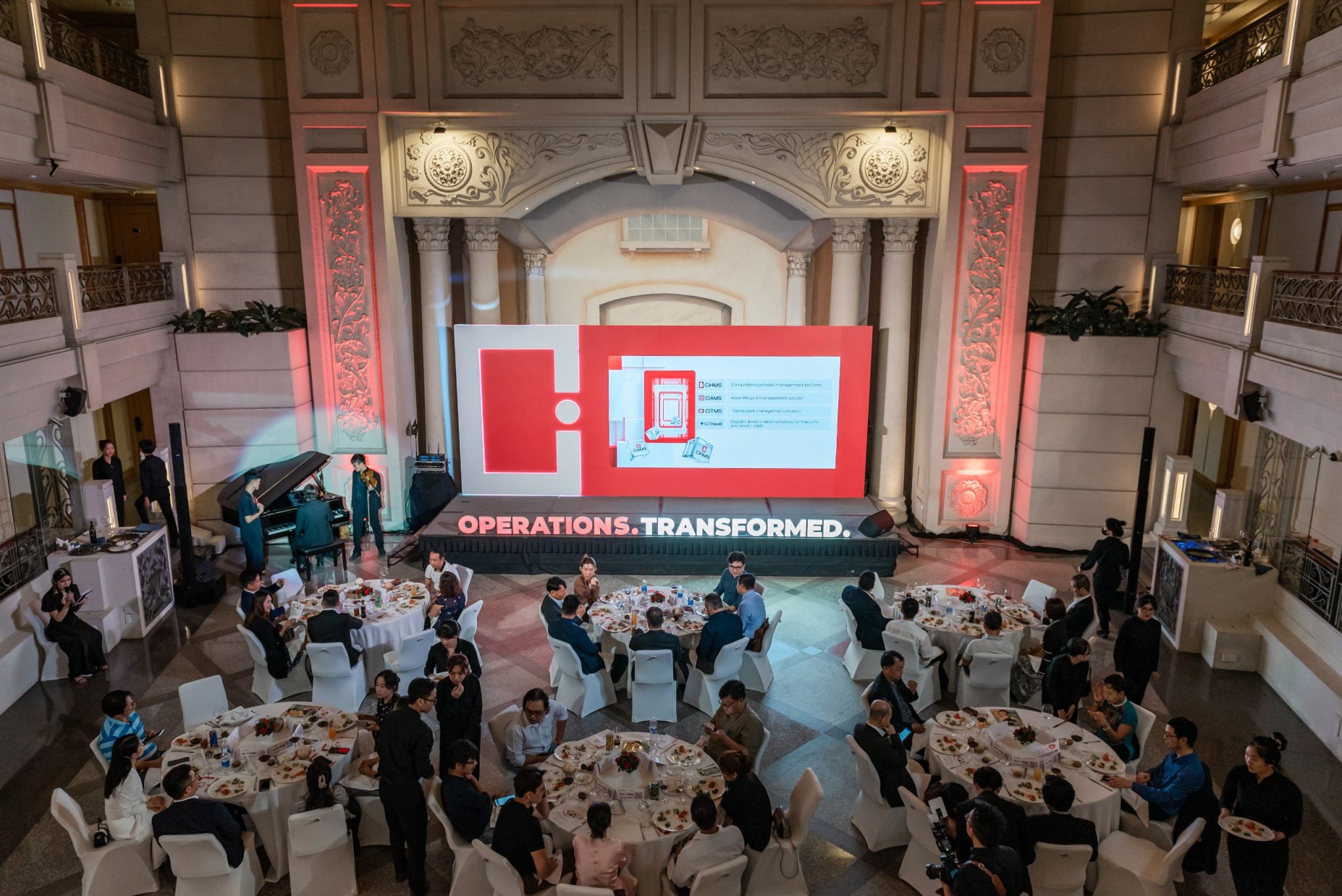 Không khí ấm cúng của sự kiện kỷ niệm 5 năm thành lập của VinHMS tối ngày 10.01.2024.