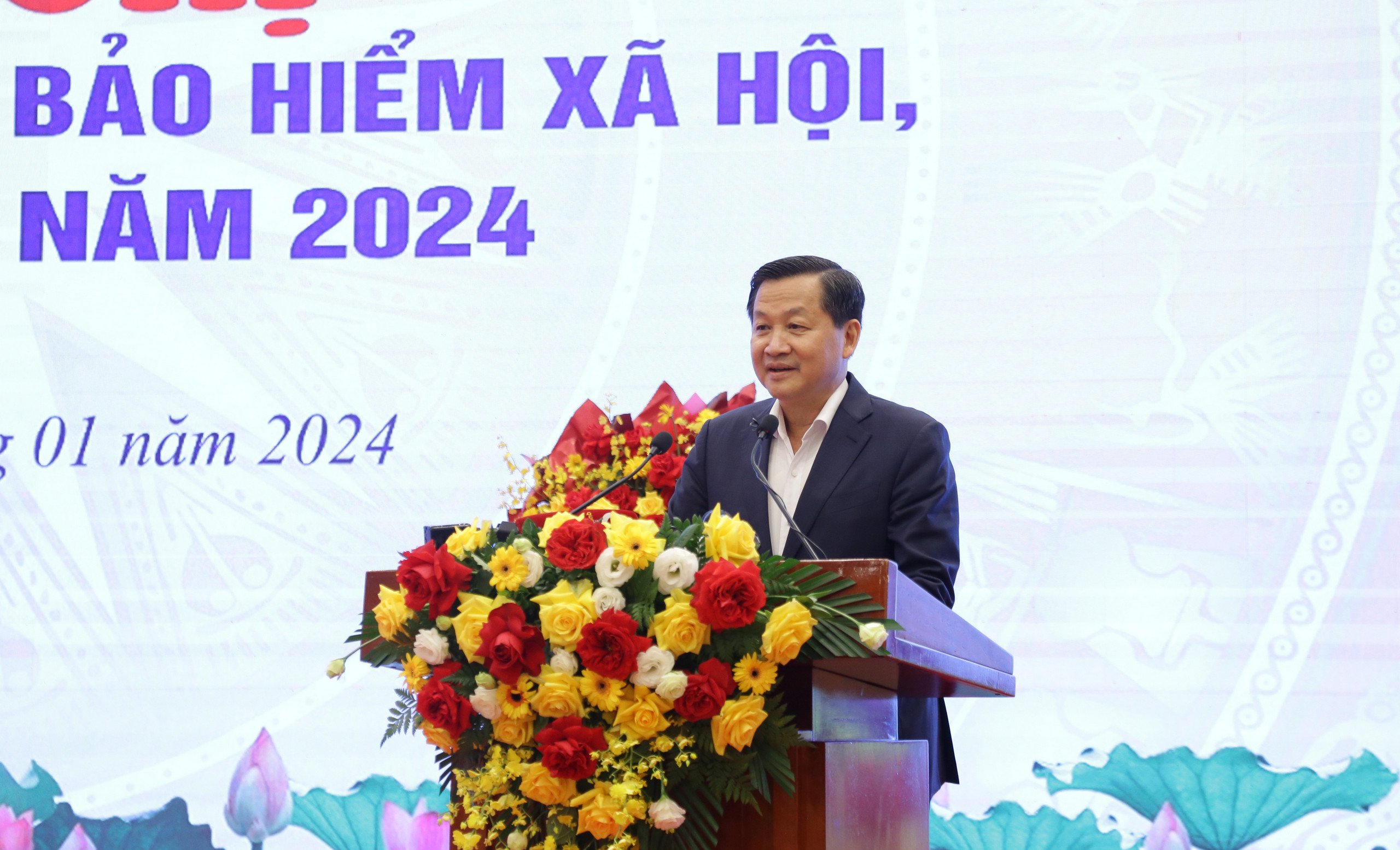 Phó Thủ tướng Chính phủ Lê Minh Khái phát biểu tại hội nghị triển khai nhiệm vụ năm 2024 của Bảo hiểm xã hội Việt Nam. Ảnh - Bảo hiểm xã hội Việt Nam.