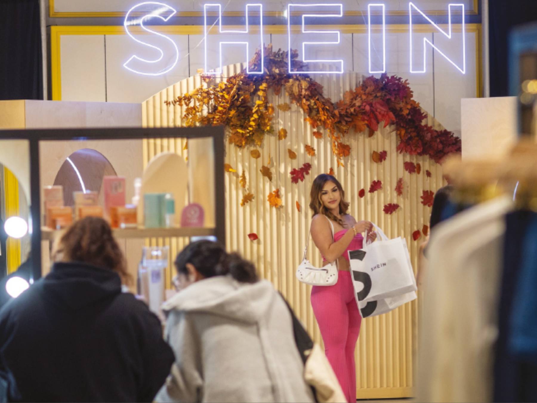 Doanh số b&aacute;n h&agrave;ng của Shein c&oacute; thể &ldquo;cao hơn rất nhiều&rdquo; so với con số 30 tỷ USD m&agrave; c&ocirc;ng ty n&agrave;y c&ocirc;ng bố.