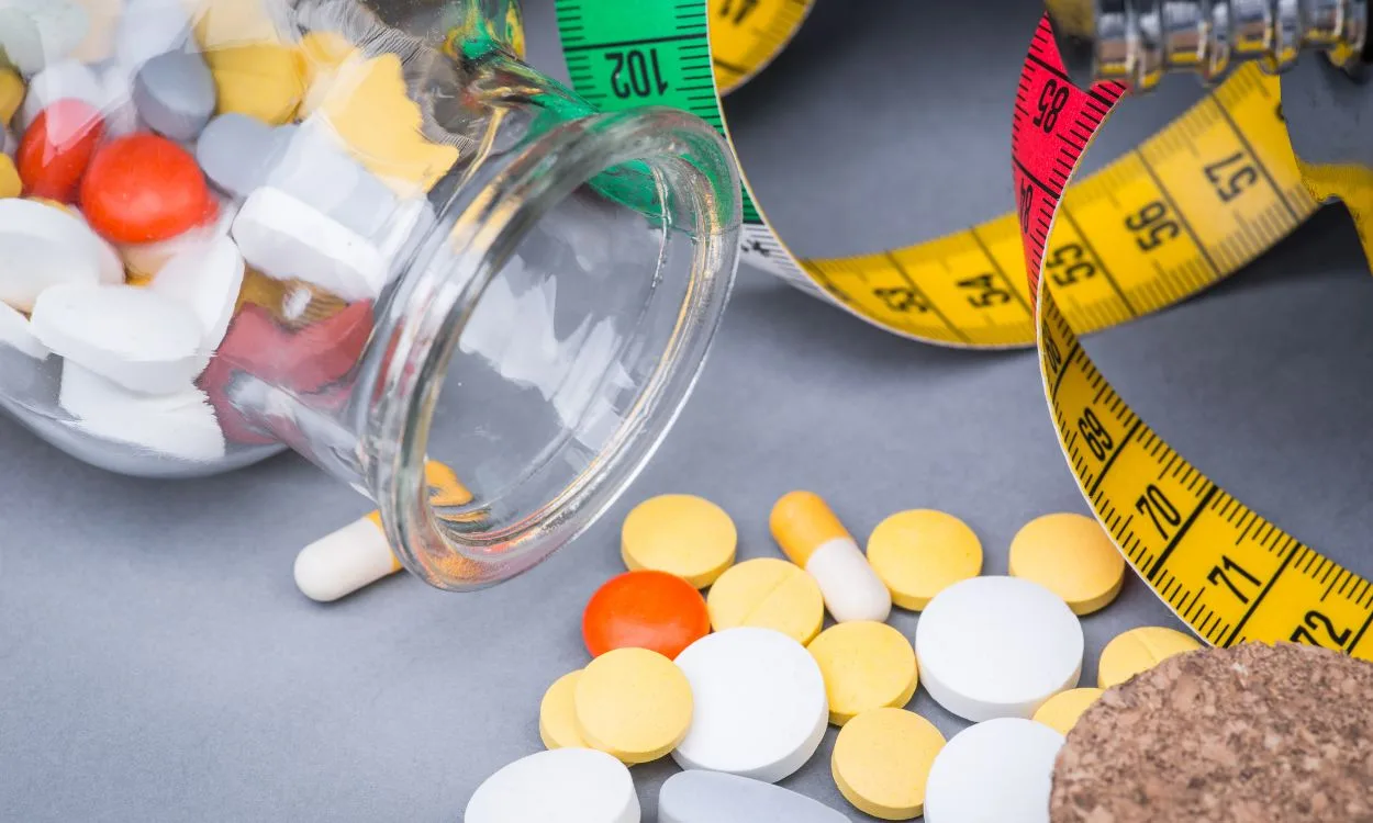 Nhiều nghi&ecirc;n cứu trước đ&acirc;y đ&atilde; cảnh b&aacute;o việc sử dụng c&aacute;c sản phẩm giảm c&acirc;n kh&ocirc;ng k&ecirc; đơn với chứng rối loạn ăn uống, trầm cảm ở thanh thiếu ni&ecirc;n.&nbsp;