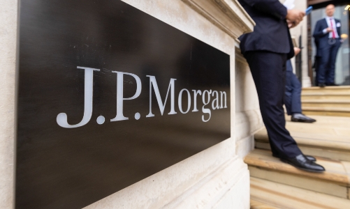 CEO ngân hàng lớn nhất Mỹ được trả 36 triệu USD trong năm 2023