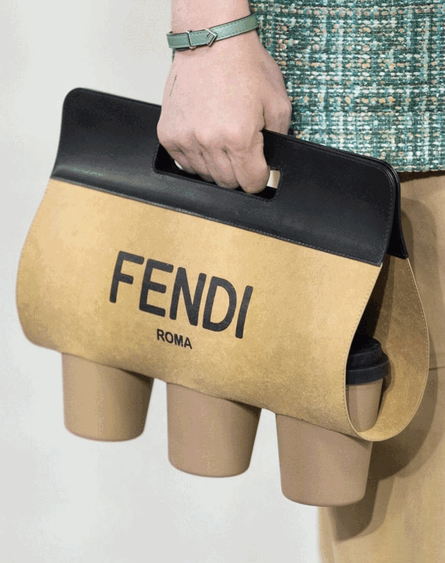 Những mẫu t&uacute;i th&uacute; vị n&agrave;y được cho l&agrave; để&nbsp;đ&aacute;nh lạc hướng người mua khỏi thực tế kh&oacute; khăn của thời cuộc.