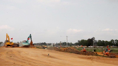 Construction of Dien Chau - Bai Vot expressway section behind schedule