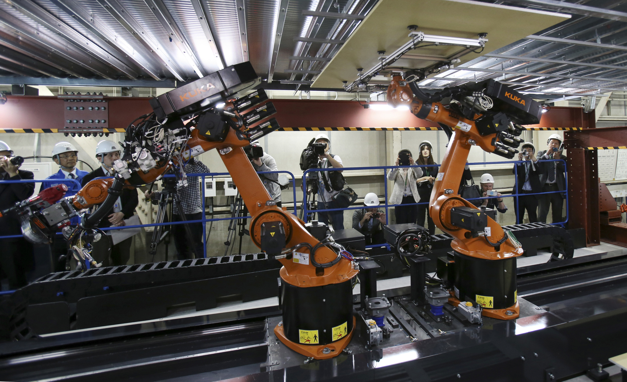 Nhật Bản sử dụng hình đại diện kỹ thuật số, robot và AI để giải quyết khủng hoảng lao động