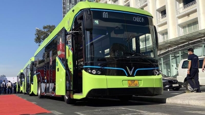HCMC targets all buses using clean fuels or electricity by 2030