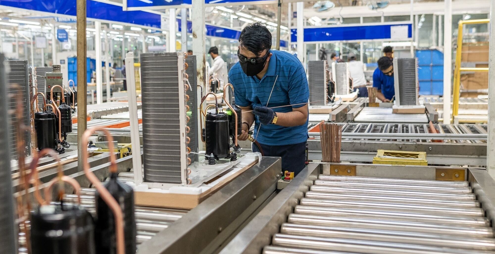 D&ugrave; sở hữu nguồn lao động dồi d&agrave;o, ở Ấn Độ vẫn tồn tại nhiều r&agrave;o cản trong việc kết nối người lao động v&agrave; chủ doanh nghiệp - Ảnh: WSJ