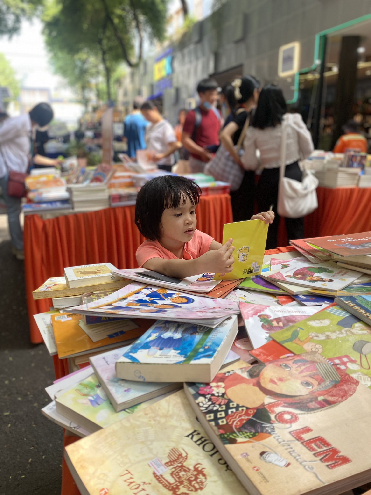 Sau 8 năm hoạt động, doanh thu Đường sách tăng gấp 2,3 lần so với năm đầu tiên, và tăng trưởng đều đặn qua các năm.