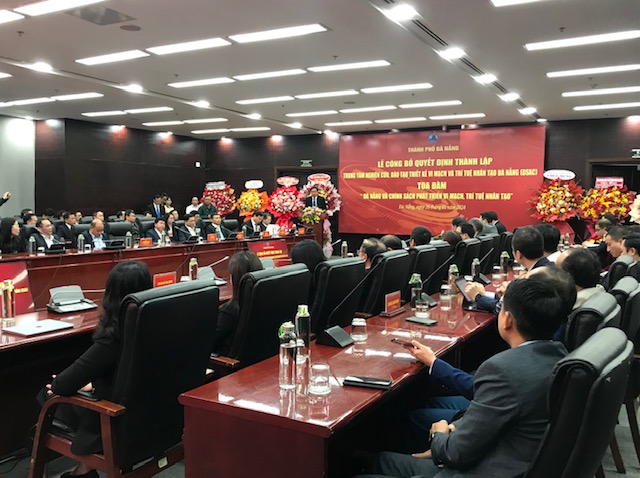 Quang cảnh Lễ công bố Quyết định thành lập Trung tâm nghiên cứu, đào tạo thiết kế vi mạch và trí tuệ nhân tạo Đà Nẵng (DSAC). Ảnh Ngô Anh Văn.