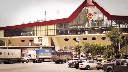 Vietnam-China trade via border gates continues to boom