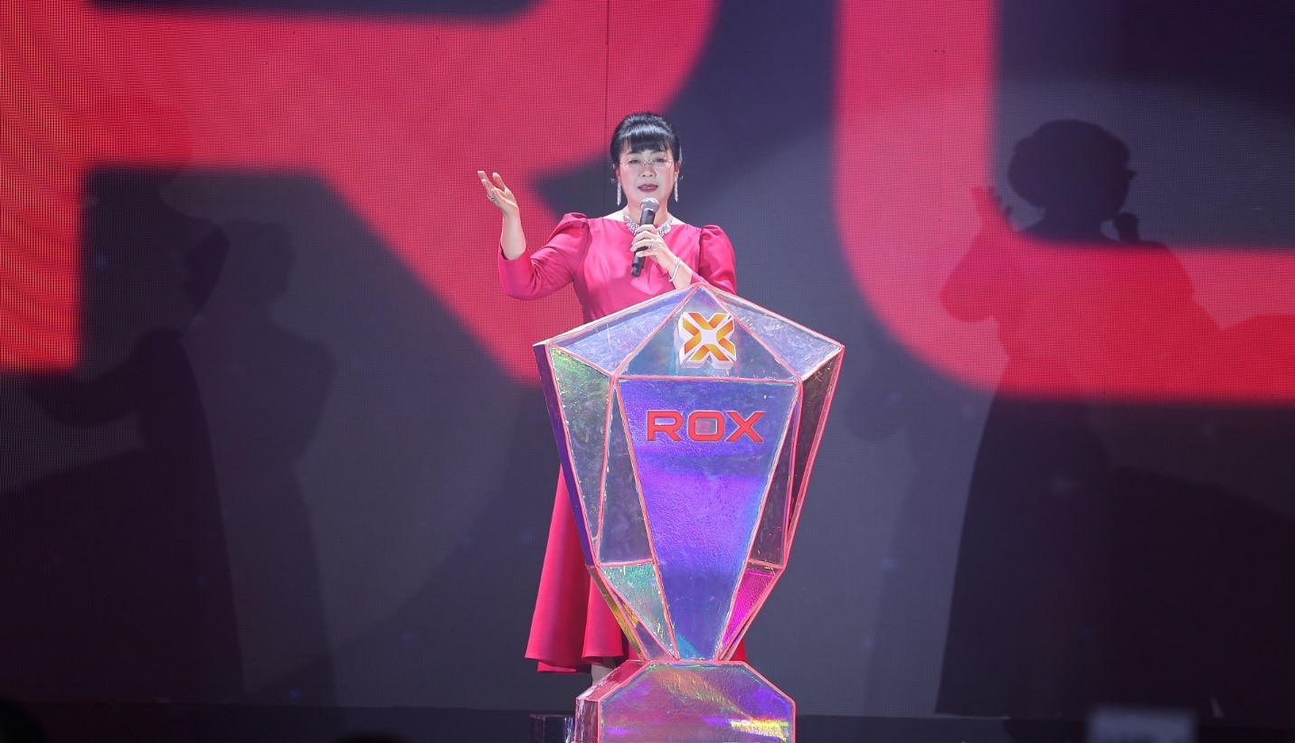 Chủ tịch HĐQT Nguyễn Thị Nguyệt Hường điểm lại h&agrave;nh tr&igrave;nh 28 năm x&acirc;y dựng v&agrave; ph&aacute;t triển c&ugrave;ng những lần &ldquo;chuyển m&igrave;nh&rdquo; gi&uacute;p Tập đo&agrave;n ph&aacute;t triển l&ecirc;n một nấc thang mới.