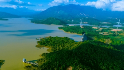 Major Chinese power grid to invest in hydropower project in Quang Tri