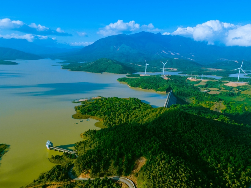 Major Chinese power grid to invest in hydropower project in Quang Tri