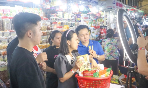 Để livestream giúp vực dậy sức mua tại chợ truyền thống