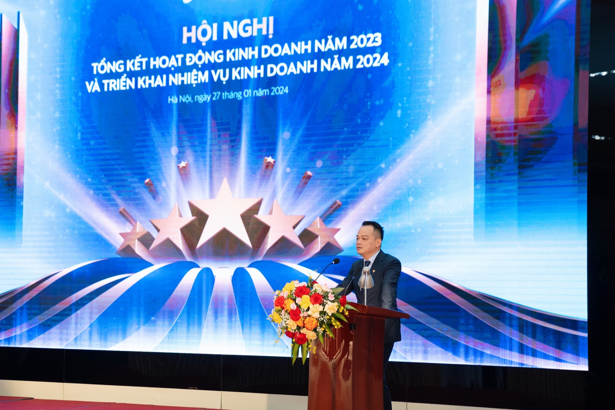 Ông Nguyễn Huy Quang - Chủ tịch HĐQT ghi nhận và đánh giá cao những thành tích của các Ban TSC/CTTV/PGD đã đạt được trong năm 2023 vừa qua.