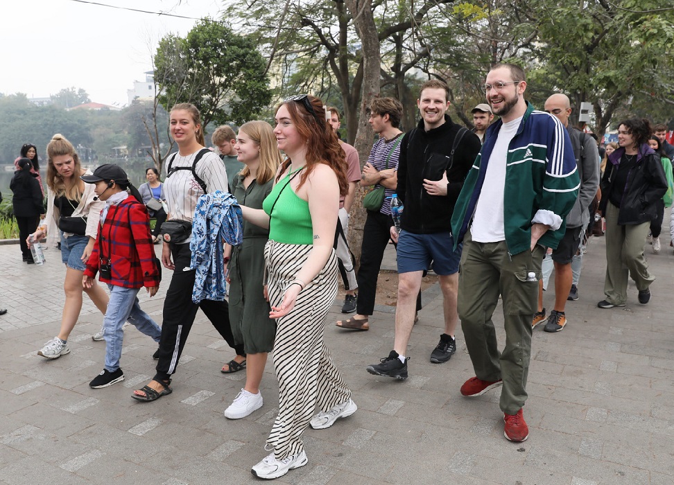 Kh&aacute;ch quốc tế đến Việt Nam th&aacute;ng 1/2024 đạt hơn 1,5 triệu lượt người, tăng 73,6% so với c&ugrave;ng kỳ năm trước.